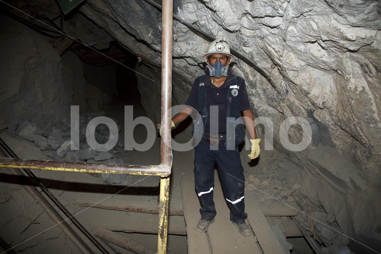 Erzabbau in der Goldmine Santa Filomena (Peru, SOTRAMI) - lobOlmo Fair-Trade-Fotoarchiv