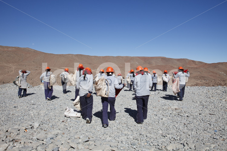 Erzrestesammlerinnen der Goldmine Santa Filomena (Peru, SOTRAMI) - lobOlmo Fair-Trade-Fotoarchiv