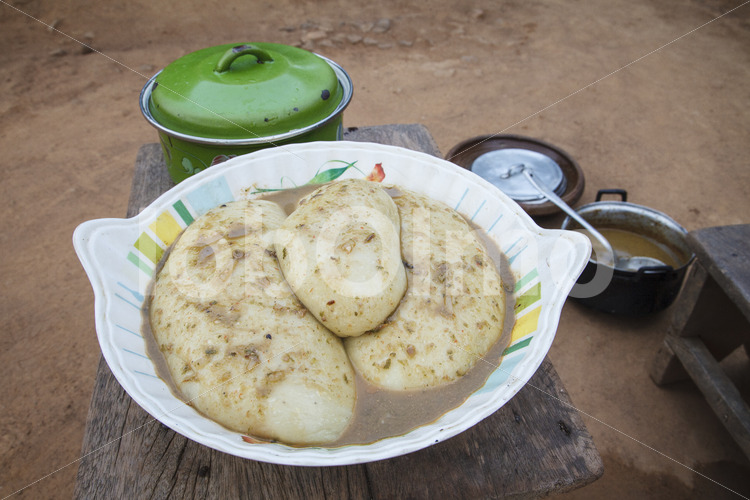 Fufu mit Erdnusssauce (Ghana, Kuapa Kokoo) - lobOlmo Fair-Trade-Fotoarchiv