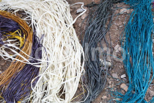 Getrocknete und gefärbte Palmblätter (Uganda, RSF) - lobOlmo Fair-Trade-Fotoarchiv