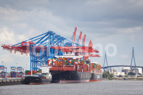 Hamburger Containerhafen (Deutschland) - lobOlmo Fair-Trade-Fotoarchiv