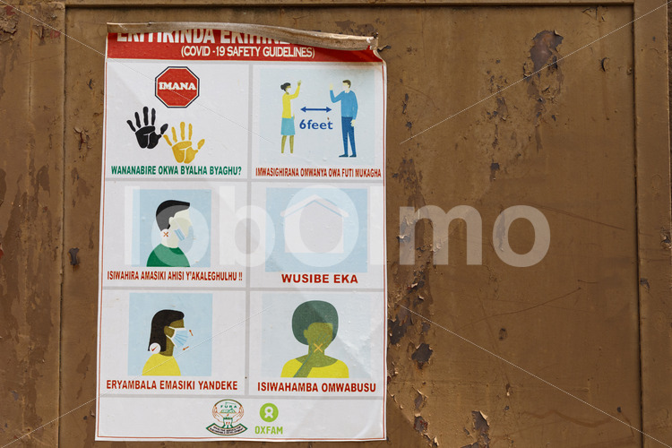 Hygienetipps im RFCU-Vanillelager (Uganda, RFCU) - lobOlmo Fair-Trade-Fotoarchiv