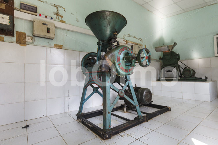 Industriemühle für Gewürze (Sri Lanka, PODIE) - lobOlmo Fair-Trade-Fotoarchiv