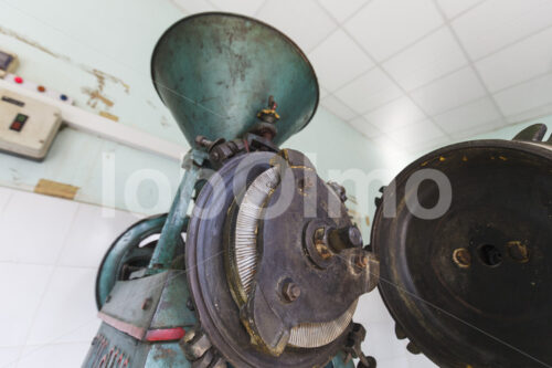 Industriemühle für Gewürze (Sri Lanka, PODIE) - lobOlmo Fair-Trade-Fotoarchiv