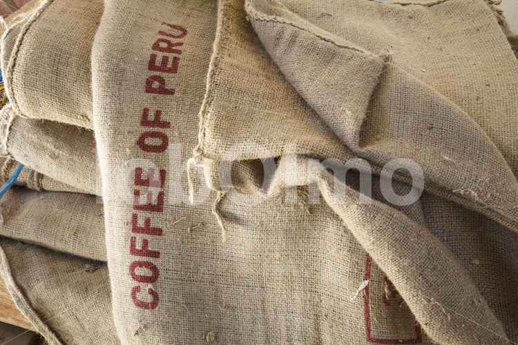Kaffeesäcke (Peru, COCLA) - lobOlmo Fair-Trade-Fotoarchiv