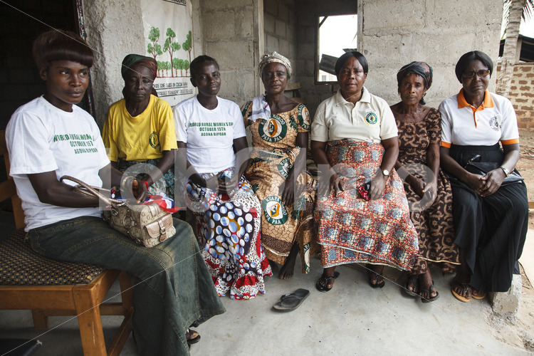 Kakaobäuerinnen-Versammlung (Ghana, Kuapa Kokoo) - lobOlmo Fair-Trade-Fotoarchiv