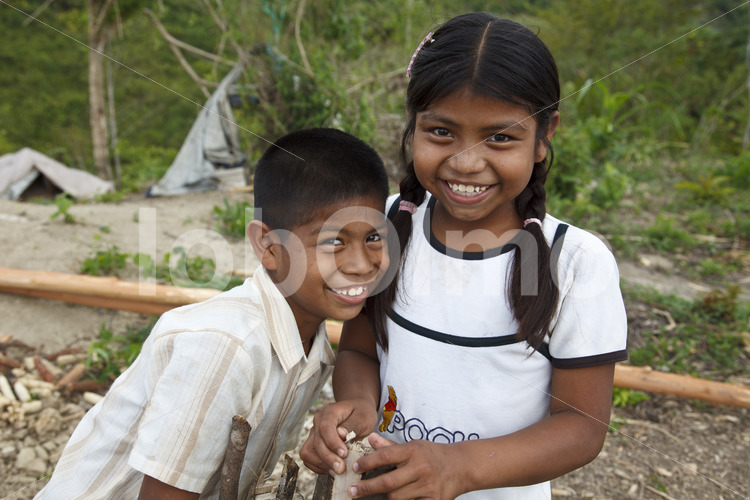 Kinder einer Kakaobauernfamilie (Belize, TCGA) - lobOlmo Fair-Trade-Fotoarchiv
