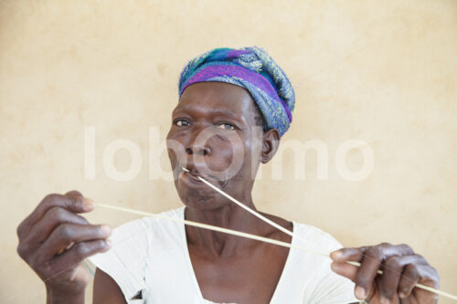 Korbflechten (Ghana, TradeAID) - lobOlmo Fair-Trade-Fotoarchiv