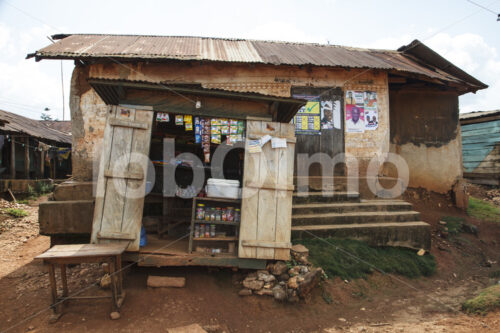 Laden im Kakaodorf Suhum (Ghana, ABOCFA) - lobOlmo Fair-Trade-Fotoarchiv