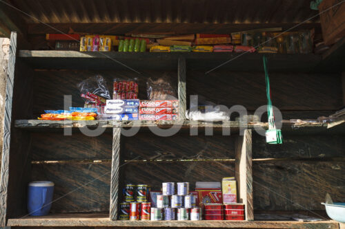 Laden im Kakaodorf Suhum (Ghana, ABOCFA) - lobOlmo Fair-Trade-Fotoarchiv