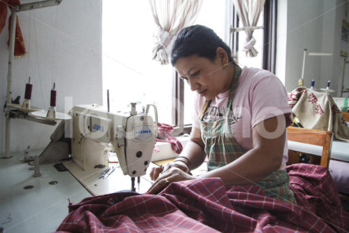 Nähen (Nepal, Mahaguthi) - lobOlmo Fair-Trade-Fotoarchiv