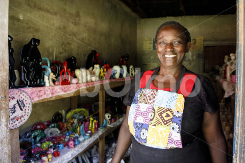 Poliererin (Kenia, Undugu) - lobOlmo Fair-Trade-Fotoarchiv