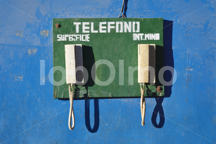 Sicherheitstelefone in der Goldmine Santa Filomena (Peru, SOTRAMI) - lobOlmo Fair-Trade-Fotoarchiv