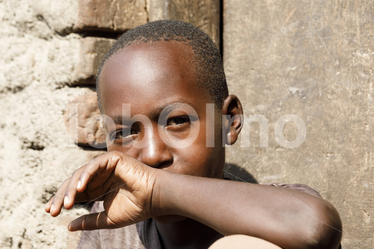 Sohn einer Vanillebauernfamilie (Uganda, RFCU) - lobOlmo Fair-Trade-Fotoarchiv