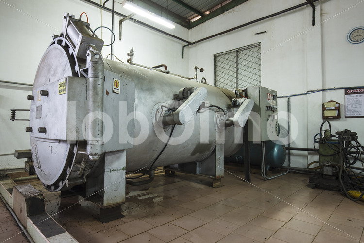 Sterilisator für Gewürze (Sri Lanka, SOFA/BioFoods) - lobOlmo Fair-Trade-Fotoarchiv