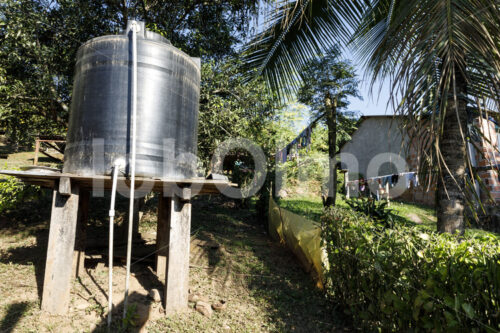 Wassertank einer Kakaobauernfamilie (Bolivien, EL CEIBO) - lobOlmo Fair-Trade-Fotoarchiv