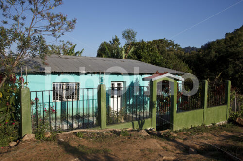 Wohnhaus einer Kaffeebauernfamilie (Mexiko, UCOAAC) - lobOlmo Fair-Trade-Fotoarchiv