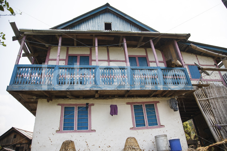 Wohnhaus einer Teebauernfamilie (Nepal, KTE) - lobOlmo Fair-Trade-Fotoarchiv