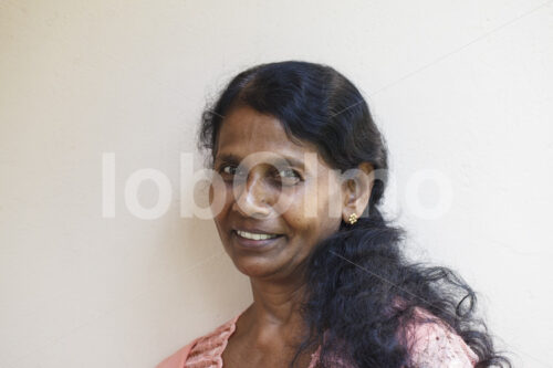 Zimtbäuerin (Sri Lanka, PODIE) - lobOlmo Fair-Trade-Fotoarchiv