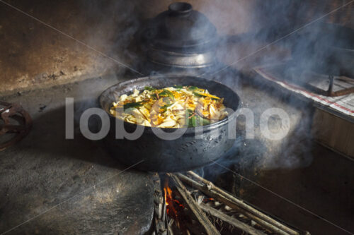 Zubereitung von Curry-Gerichten (Sri Lanka, PODIE) - lobOlmo Fair-Trade-Fotoarchiv