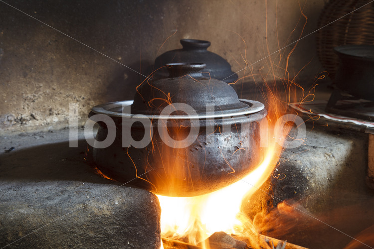 Zubereitung von Curry-Gerichten (Sri Lanka, PODIE) - lobOlmo Fair-Trade-Fotoarchiv
